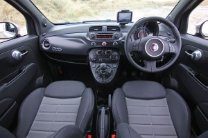 2011 Fiat 500 interior cockpit