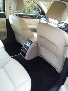 2012 Skoda Superb Combi interior rear legroom