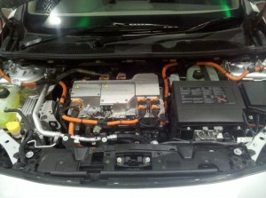 2012 Renault Fluence Z.E. - engine close-up