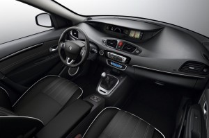 2012 Renault Grand Scenic Bose interior cockpit