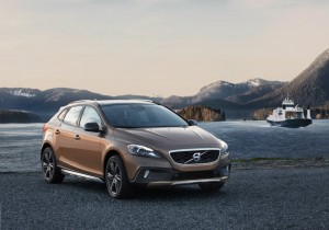 2013 Volvo V40 Cross Country exterior front right
