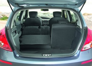 2012 Hyundai i20 interior boot