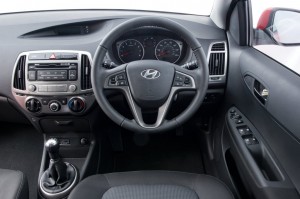 2012 Hyundai i20 interior cockpit