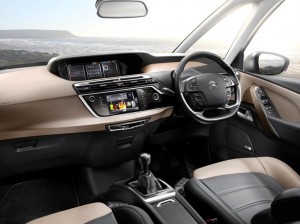 2013 Citroën C4 PIcasso interior cockpit