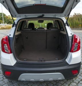 2013 Opel Mokka interior boot