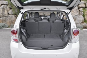 2013 Toyota Verso interior boot
