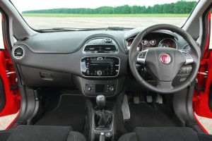 2012 Fiat Punto interior cockpit