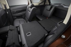 2013 Mitsubishi Outlander interior seats folded