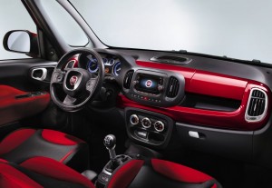 2013 Fiat 500L interior cockpit
