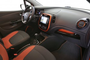 2013 Renault Captur interior cockpit