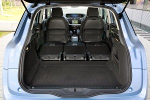 2013 Citroën C4 Picasso interior boot rear seats folded