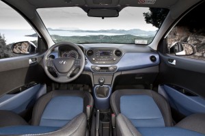 2014 Hyundai i10 interior cockpit