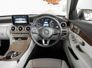 2014 Mercedes-Benz C-Class interior cockpit