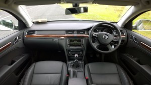 2013 Skoda Superb Combi interior cockpit