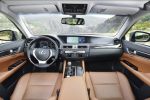 2014 Lexus GS 300h interior cockpit
