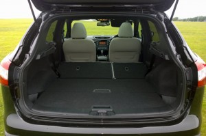 2014 Nissan Qashqai interior boot rear seats folded