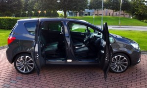 2014 Opel Meriva exterior right side doors open
