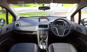 2014 Opel Meriva interior cockpit
