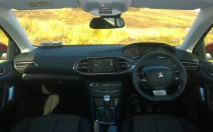 2014 Peugeot 308 SW interior cockpit